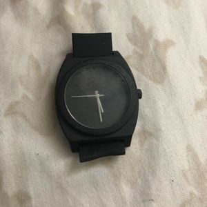 Nixon Time Teller P black silicone watch face